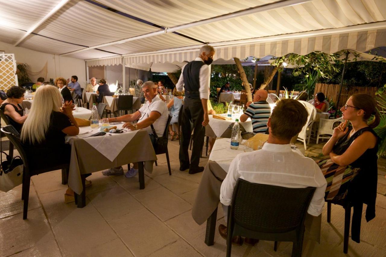 Hotel Ausonia Follonica Εξωτερικό φωτογραφία