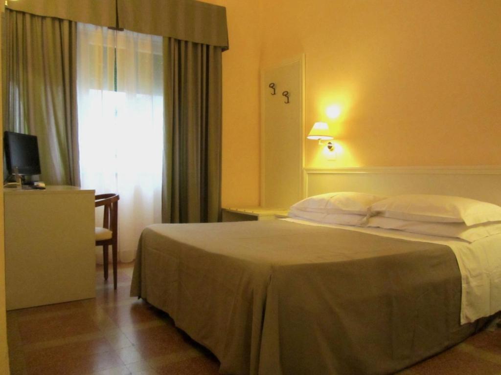 Hotel Ausonia Follonica Δωμάτιο φωτογραφία